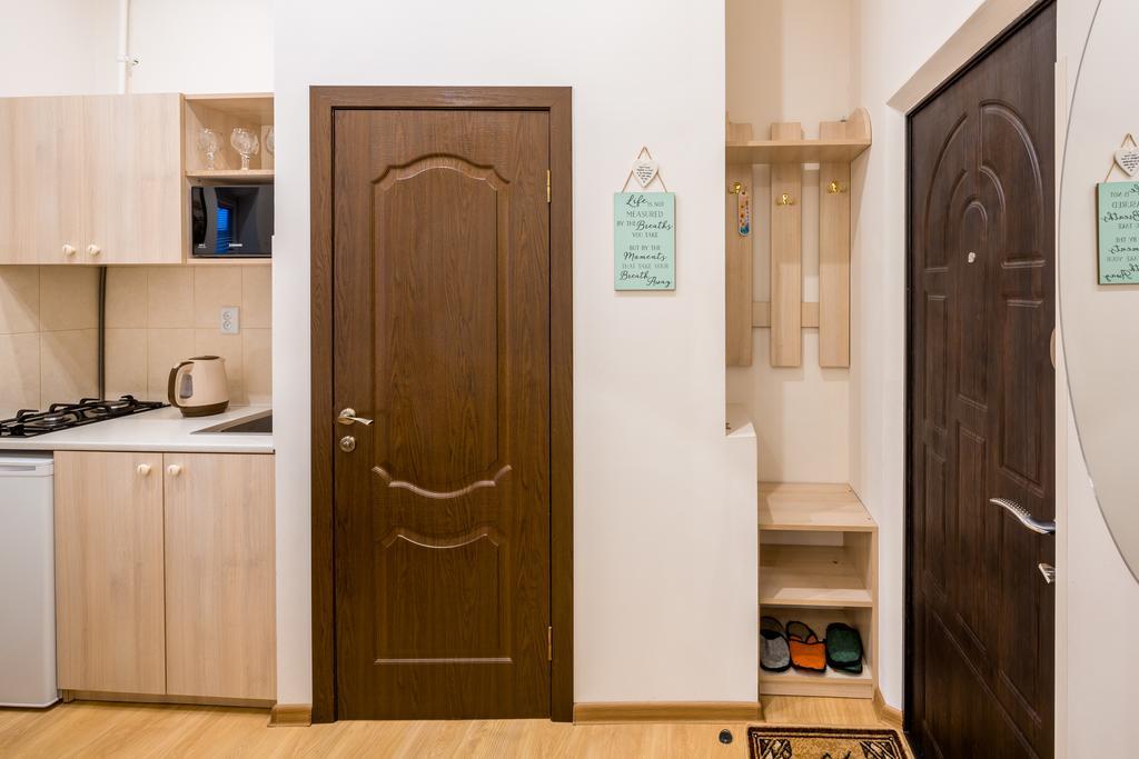 Apartment On Khmelnytskogo Street Lviv Dış mekan fotoğraf